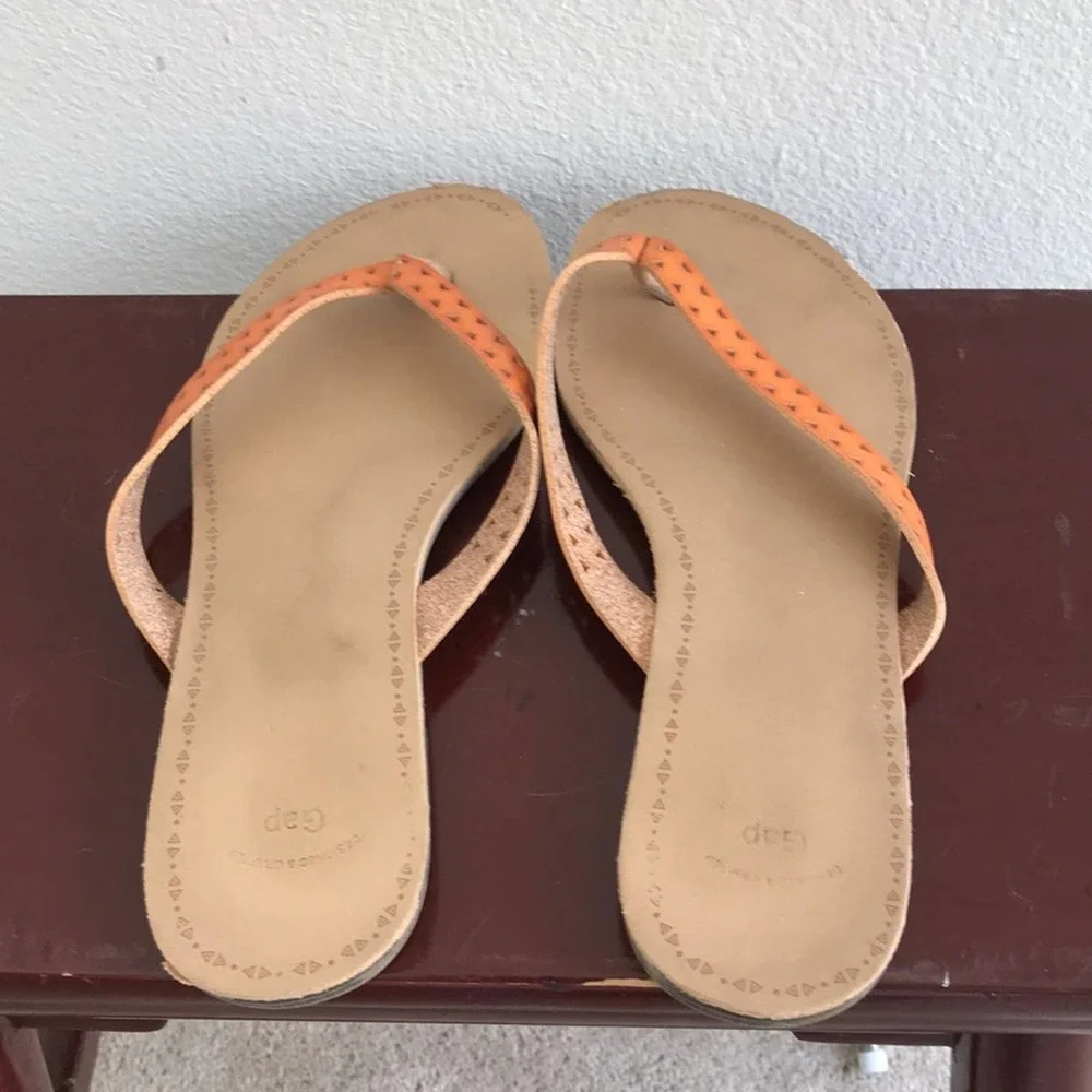 Gap Flip Flops Laser Cut Leather Straps Tan Size 8 - Picture 4 of 8